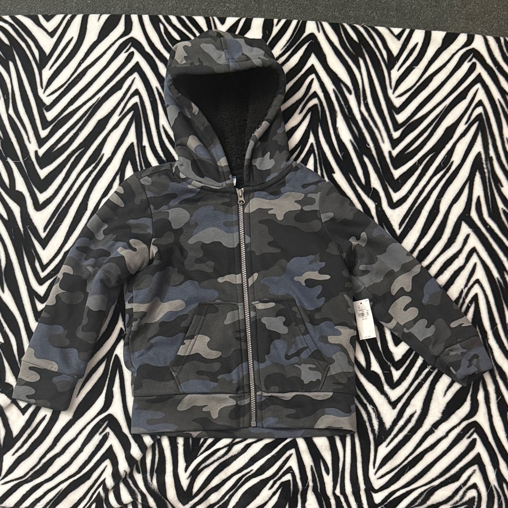 NWT Old Navy fleece lined hoodie